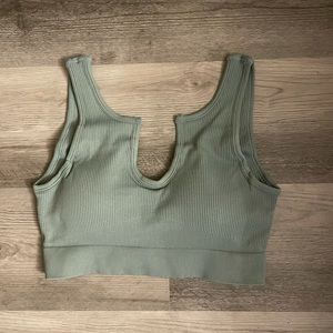 Storm- front detailed, breast-lifting evolve top